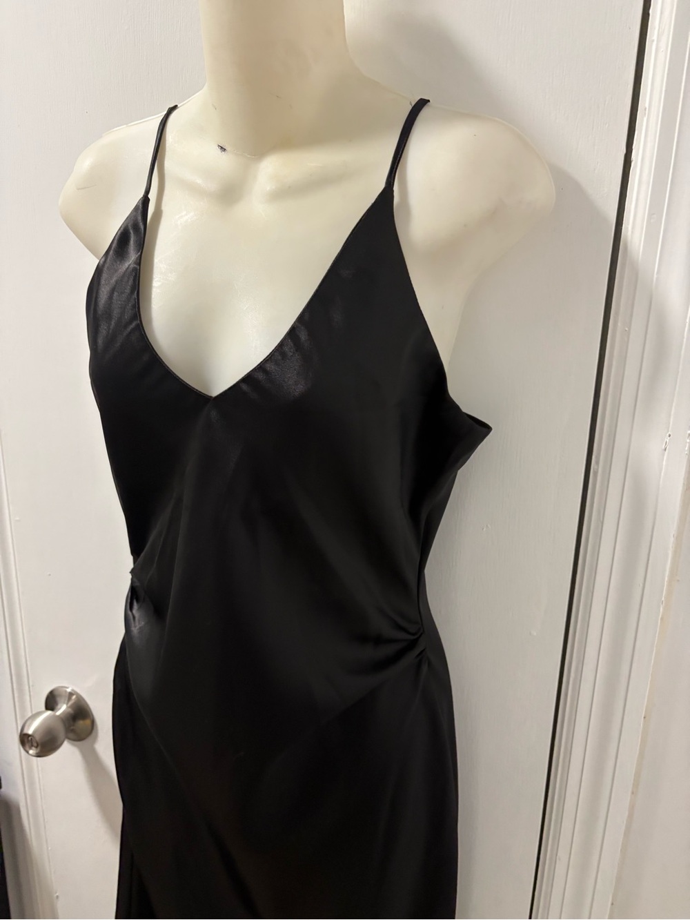 Gloeria Satin resort slip maxi dress - Picture 4 of 10